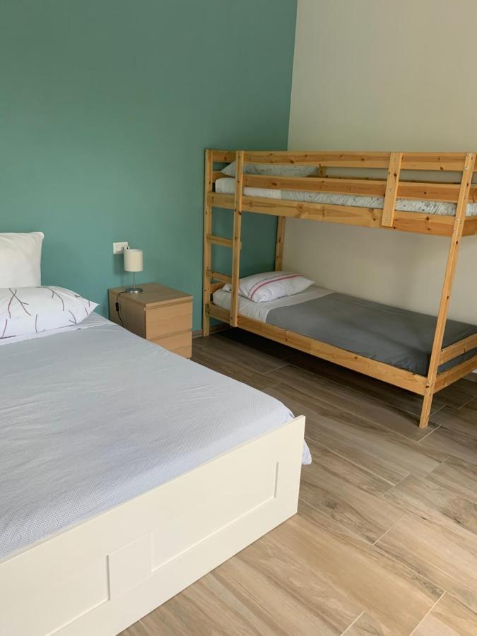 Caroline Home Anzano Del Parco 外观 照片
